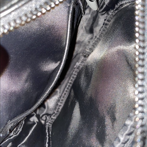 Victoria Secret purse can wear around your waist or shoulder - Picture 4 of 10
